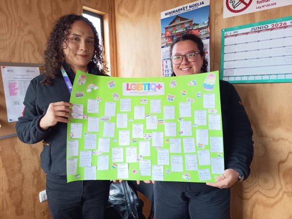 Equipo de FAE Nikyon durante la jornada formativa sobre diversidad e identidad.